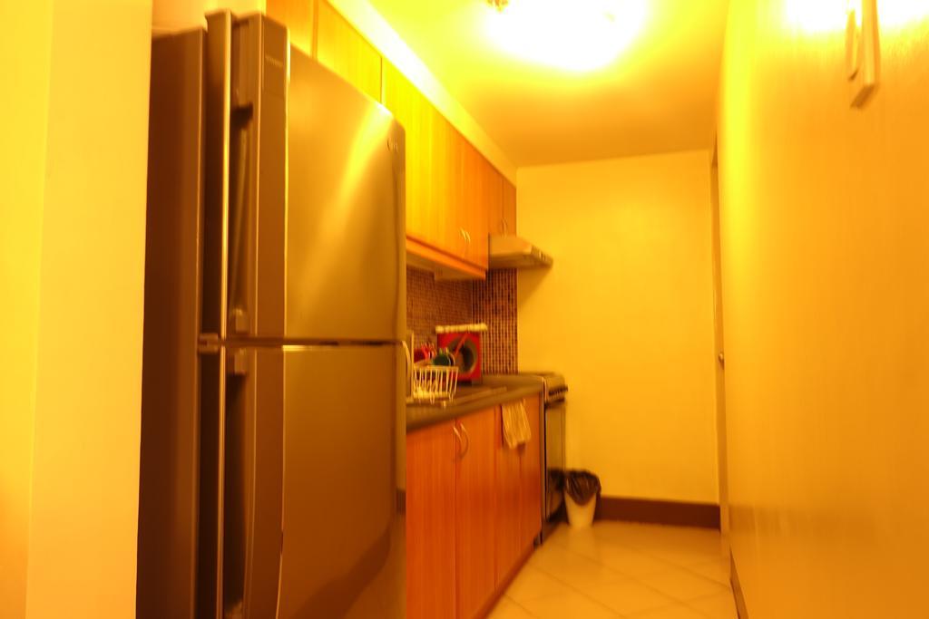 Modern Asian At Forbeswood Parklane The Bgc Apartment Manila