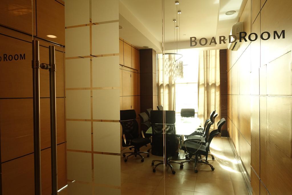 Apartment Modern Asian At Forbeswood Parklane The Bgc